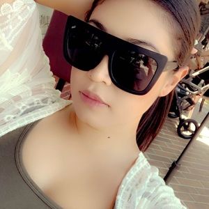 Meet your Posher, Deborah